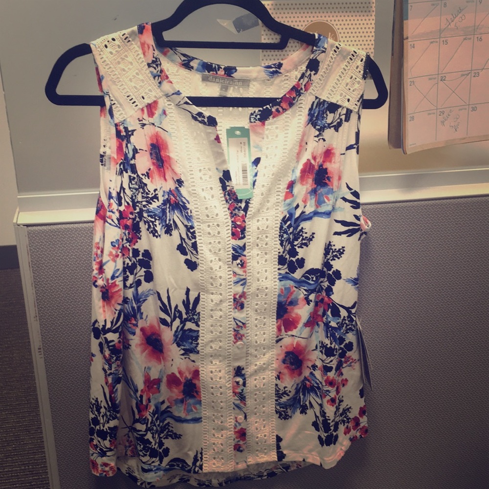 Floral summer shirt from stitch fix with tags